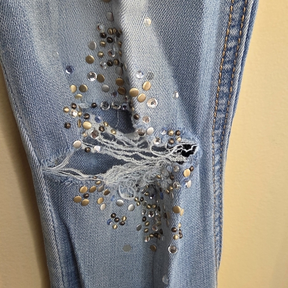 Hollister | Light Wash Distressed Embellished Studded Knee Skinny Jeans Size 00 - Picture 4 of 7